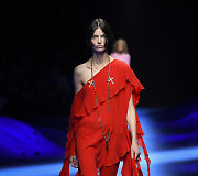 &bdquo;Blumarine&ldquo; 2023 m. pavasario ir vasaros kolekcijos modelis