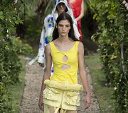 &bdquo;Kenzo&ldquo; 2021 m. pavasario ir vasaros kolekcijos modelis