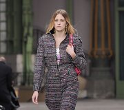&bdquo;Chanel Cruise 2020&ldquo; kolekcijos modelis