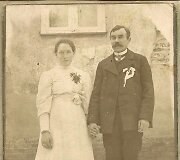Rolando proseneliai Juozapas Pupinis ir Emilija Spudaitė savo vestuvių dieną 1914 m.
