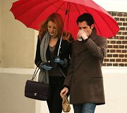 Blake Lively ir Pennas Badgley &bdquo;Gossip Girl&ldquo; filmavimo aik&scaron;telėje (2008 m.)
