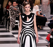 &bdquo;Christian Dior Haute Couture&ldquo; 2018 m. pavasario ir vasaros kolekcijos modelis