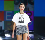 &bdquo;Dolce & Gabbana&ldquo; 2021&ndash;2022 m. rudens ir žiemos kolekcijos modelis