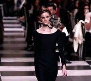 &bdquo;Christian Dior Haute Couture&ldquo; 2018 m. pavasario ir vasaros kolekcijos modelis