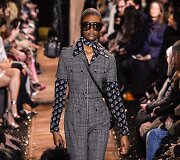 &bdquo;Michael Kors&ldquo; 2019 &ndash; 2020 m. rudens ir žiemos kolekcijos modelis