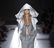 &bdquo;Sportmax&ldquo; 2019 m. pavasario ir vasaros kolekcijos modelis