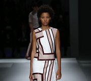 &bdquo;Hugo Boss&ldquo; 2019 m. pavasario ir vasaros kolekcijos modelis