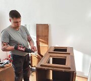I&scaron; senos sekcijos gaminamas vaikų žaidimo namelis