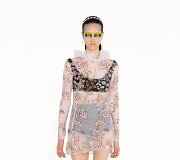 &bdquo;Giambattista Valli&ldquo; 2021&ndash;2022 m. rudens ir žiemos kolekcijos modelis