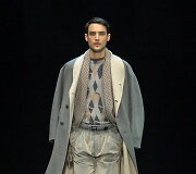&bdquo;Giorgio Armani&ldquo; 2021&ndash;2022 m. rudens ir žiemos kolekcijos modelis