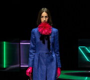 &bdquo;Emporio Armani&ldquo; 2021&ndash;2022 m. rudens ir žiemos kolekcijos modelis