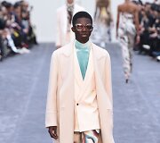 &bdquo;Roberto Cavalli&ldquo; 2019&ndash;2020 m. rudens ir žiemos kolekcijos modelis
