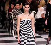 &bdquo;Christian Dior Haute Couture&ldquo; 2018 m. pavasario ir vasaros kolekcijos modelis