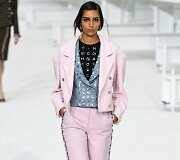 &bdquo;Chanel&ldquo; 2021 m. pavasario ir vasaros kolekcijos modelis