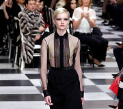 &bdquo;Christian Dior Haute Couture&ldquo; 2018 m. pavasario ir vasaros kolekcijos modelis