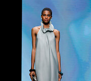 &bdquo;Giorgio Armani&ldquo; 2021 m. pavasario ir vasaros kolekcijos modelis