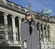 Zoya Sakr dėvi &bdquo;Chanel&ldquo; batus