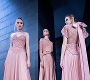 &bdquo;Elie Saab&ldquo; 2021&ndash;2022 m. rudens ir žiemos kolekcijos modelis