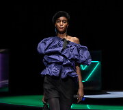 &bdquo;Emporio Armani&ldquo; 2021&ndash;2022 m. rudens ir žiemos kolekcijos modelis
