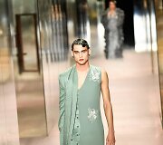 &bdquo;Fendi&ldquo; 2021 m. pavasario ir vasaros auk&scaron;tosios mados kolekcijos modelis