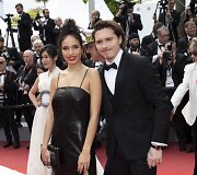 Brooklynas Beckhamas su mergina Hana Cross Kanų kino festivalyje