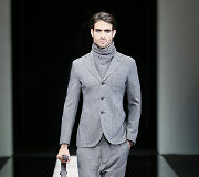 &bdquo;Giorgio Armani&ldquo; kolekcijos modelis