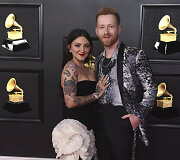 Julia Michaels ir JP Saxe'as