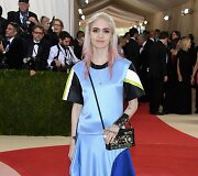 Dainininkė Grimes