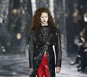 &bdquo;Louis Vuitton&ldquo; 2016 m. rudens-žiemos kolekcijos modelis