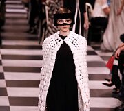 &bdquo;Christian Dior Haute Couture&ldquo; 2018 m. pavasario ir vasaros kolekcijos modelis