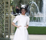 &bdquo;Chanel Haute Couture&ldquo; pavasario ir vasaros kolekcijos modelis 