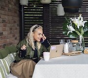 Indrė Stonkuvienė atnaujintoje terasoje