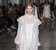 &bdquo;Giambattista Valli&ldquo; 2019 m. pavasario ir vasaros kolekcijos modelis