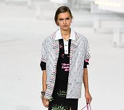 &bdquo;Chanel&ldquo; 2021 m. pavasario ir vasaros kolekcijos modelis