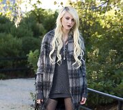 Taylor Momsen &bdquo;Gossip Girl&ldquo; filmavimo aik&scaron;telėje (2010 m.)