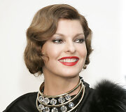 Linda Evangelista (2009 m.)
