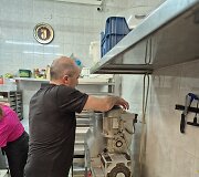 Marko &scaron;eimos restorano virtuvėje