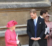 Karalienė Elizabeth II ir princas Harry