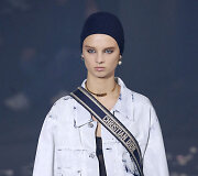 &bdquo;Christian Dior&ldquo; 2019 m. pavasario ir vasaros kolekcijos modelis