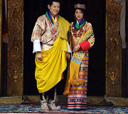 Butano karalius Jigme Khesaras Namgyelas Wangchuckas ir jo nuotaka Jetsun Pema (2011 m.)
