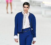 &bdquo;Chanel&ldquo; 2021 m. pavasario ir vasaros kolekcijos modelis