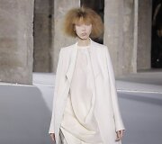 &bdquo;Rick Owens&ldquo; 2016 m. rudens-žiemos kolekcijos modelis