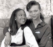 Naomi Campbell paauglystėje su mama Valerie Morris-Campbell