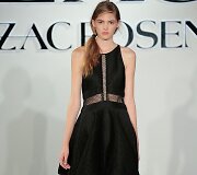 &bdquo;ZAC Zac Posen&ldquo; 2016 m. pavasario-vasaros kolekcijos modelis