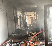 Kyjive degė Ministrų Kabineto pastatas