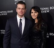 Mattas Damonas su žmona Luciana Barroso
