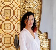 Agnės Deveikytės chalatų kolekcijos modelis