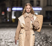 &bdquo;Chlo&eacute;&ldquo; 2021&ndash;2022 m. rudens ir žiemos kolekcijos modelis
