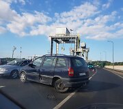 Kaune ant hidroelektrinės tilto susidūrė trys automobiliai