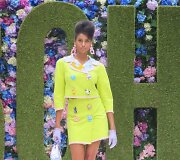 &bdquo;Moschino&ldquo; 2022 m. pavasario ir vasaros kolekcijos modelis
